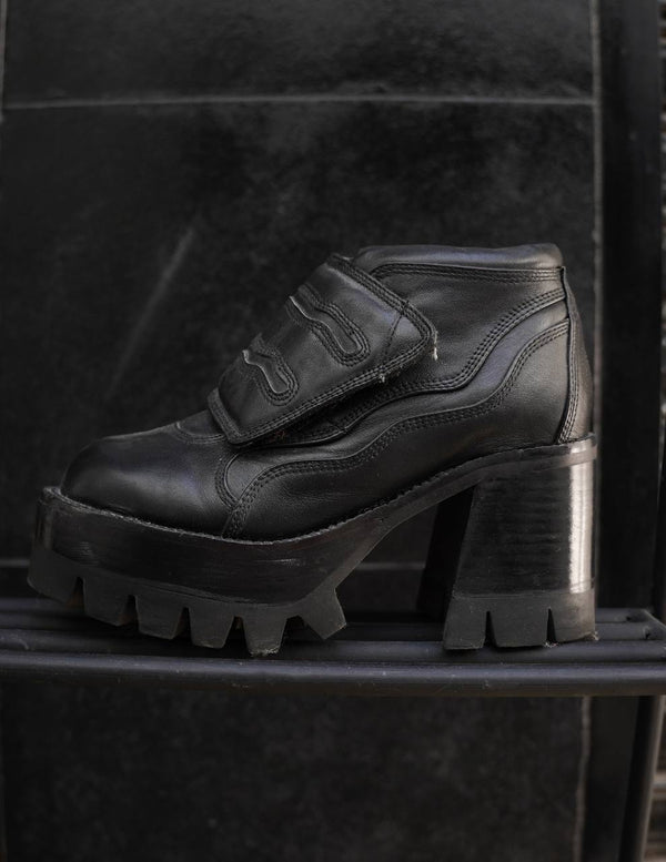 Zapatos negros  con plataforma de Jeffrey Campbell