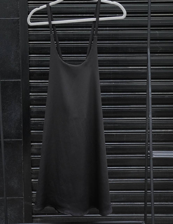 Vestido negro lencero de Naima