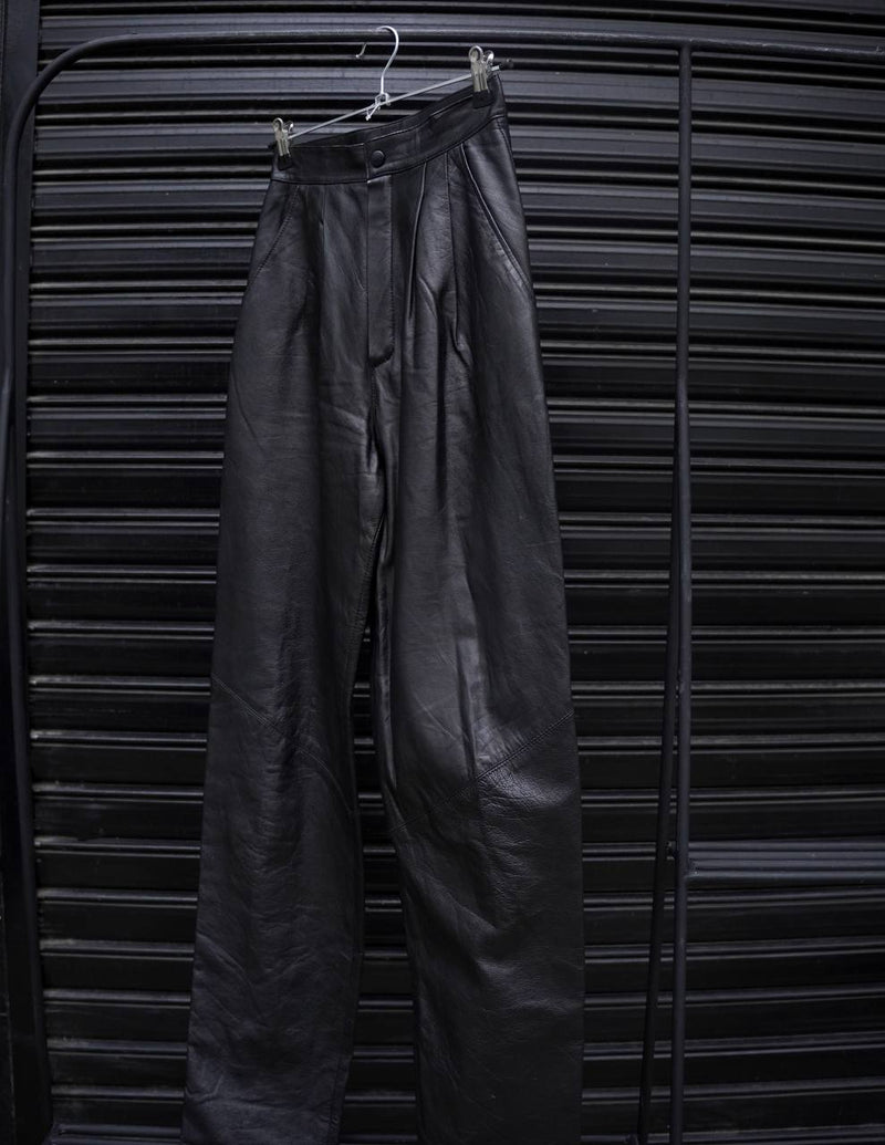 Pantalon  pinzado de cuero negro