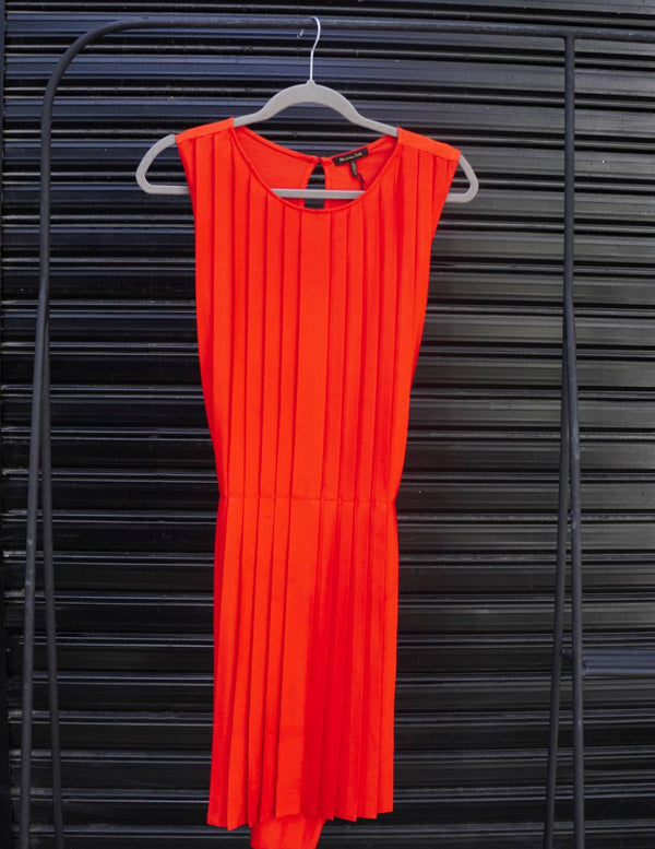 Vestido  de sin mangas tableado  rojo de Massimo Dutti